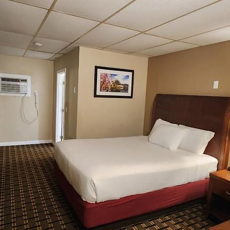 Nashoba Valley Inn & Suites Ayer Экстерьер фото
