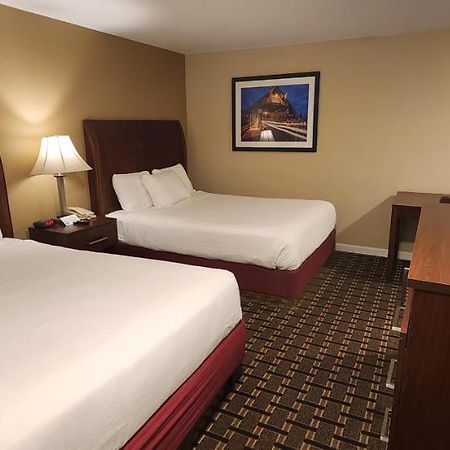 Nashoba Valley Inn & Suites Ayer Экстерьер фото