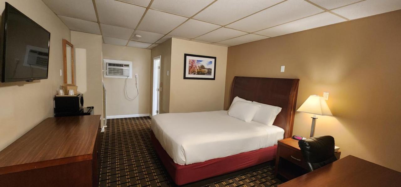 Nashoba Valley Inn & Suites Ayer Экстерьер фото