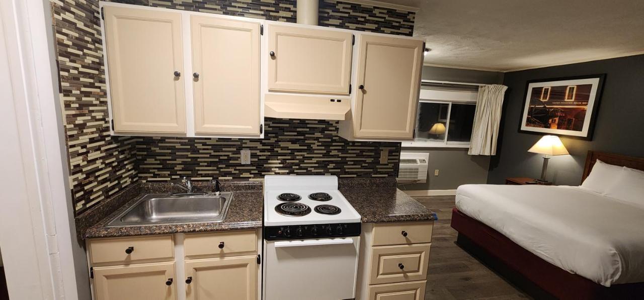 Nashoba Valley Inn & Suites Ayer Экстерьер фото