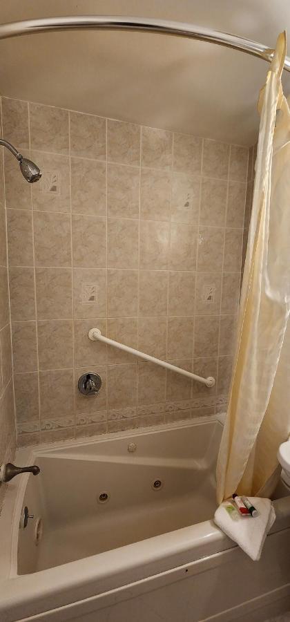 Nashoba Valley Inn & Suites Ayer Экстерьер фото