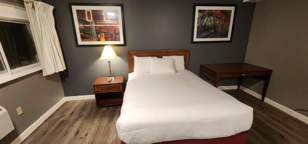 Nashoba Valley Inn & Suites Ayer Экстерьер фото