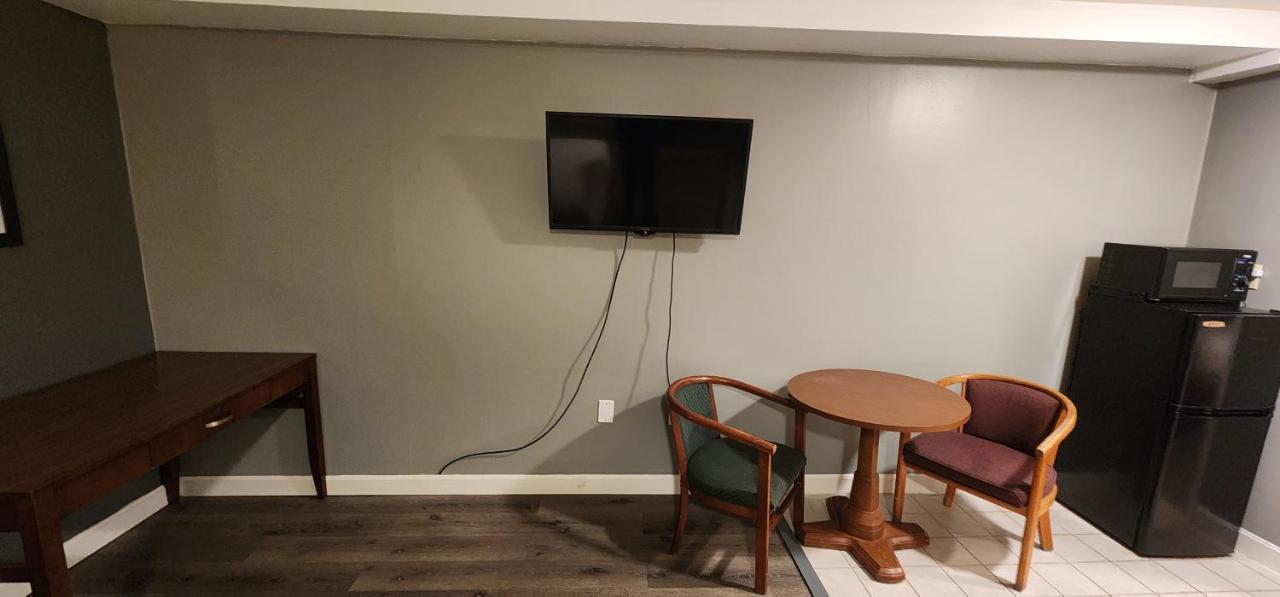 Nashoba Valley Inn & Suites Ayer Экстерьер фото