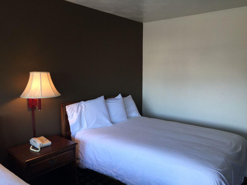 Nashoba Valley Inn & Suites Ayer Экстерьер фото