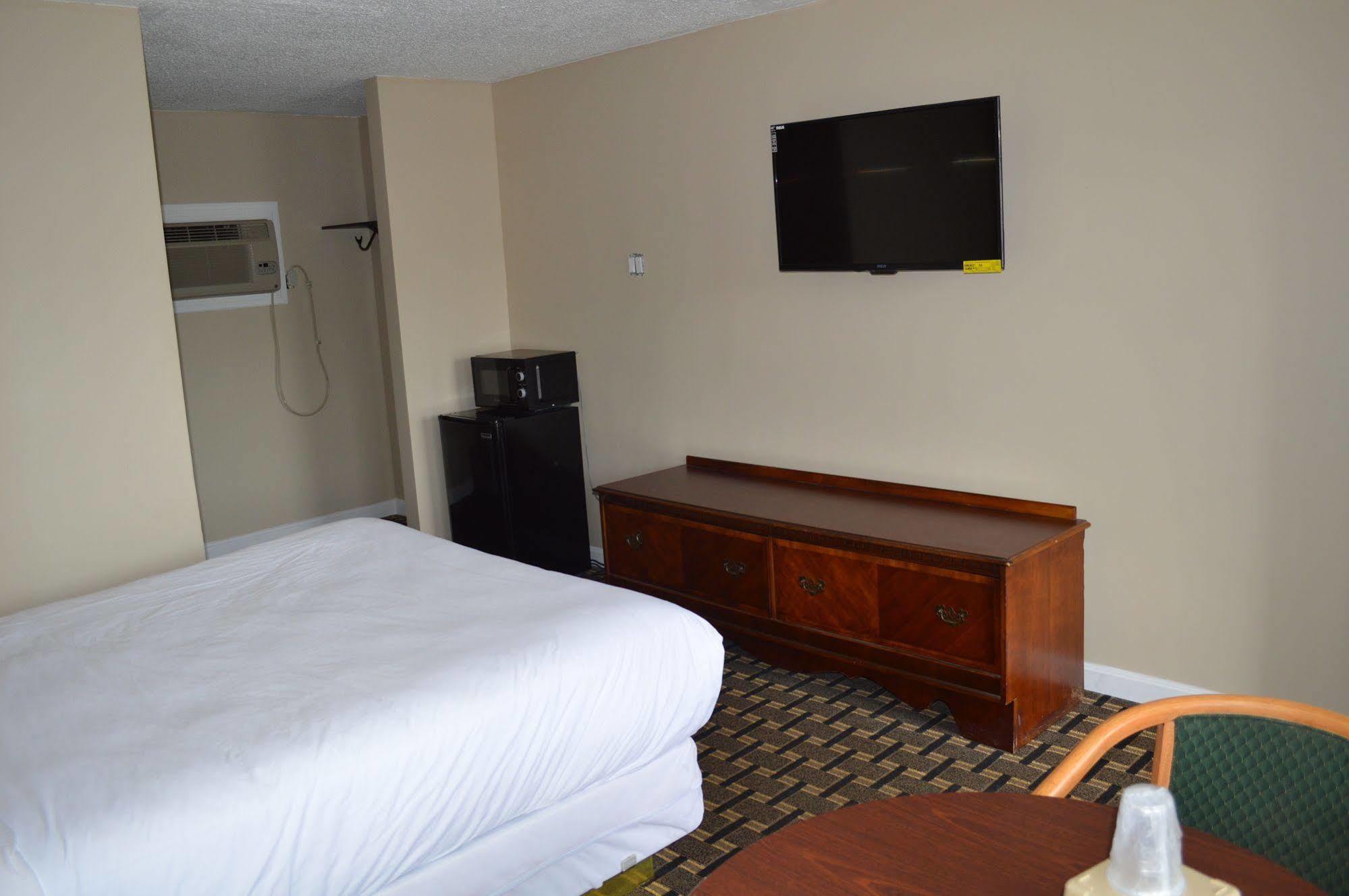 Nashoba Valley Inn & Suites Ayer Экстерьер фото